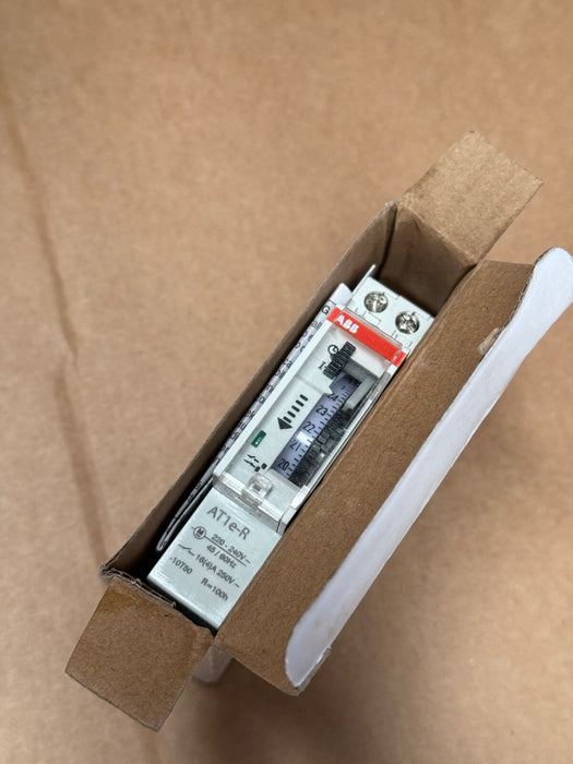 ABB – AT1e-R (2CSM231215R0601) – 24 h Electro-Mechanical DIN‑Rail Time Switch