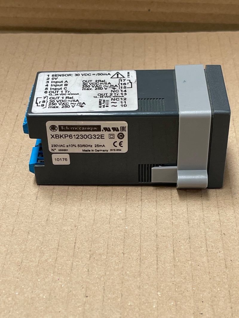 Schneider Electric – XBKP61230G32E – Zelio Count Predetermining Multifunction