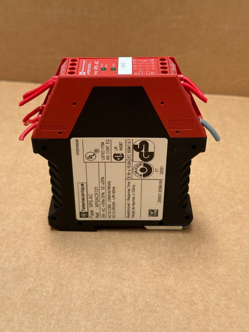 Telemecanique – XPSAC5121 – Emergency‑Stop Safety Relay, 24 VAC/DC, 3NO