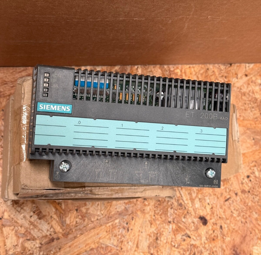 Siemens – 6ES7 135‑0HF01‑0XB0 – ET 200B Analog Output Module, 4 AO, 0/4–20 mA