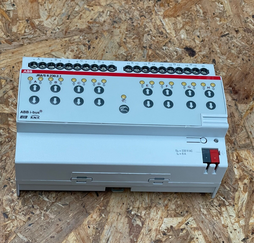 ABB – 2CDG110122R0011 (JRA/S 8.230.2.1) – Blind/Roller‐Shutter Actuator, 8‑Way