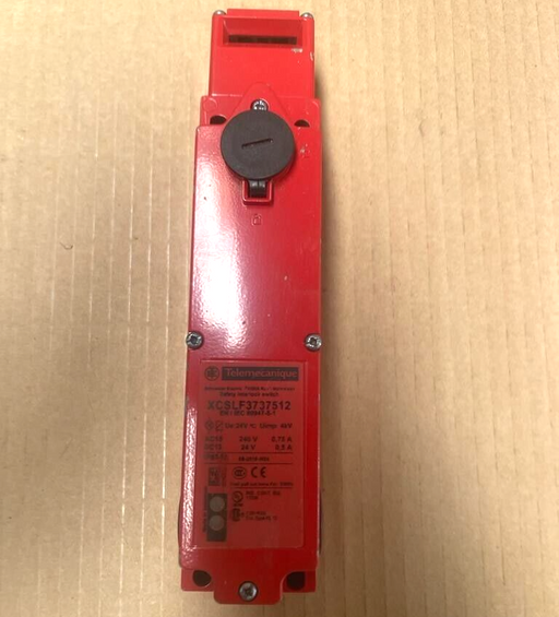Telemecanique, XCSLF3737512, Safety switch XCS metal 4 NC+ 2 NO 24V