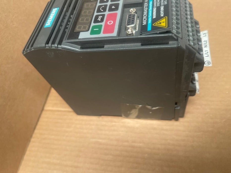Siemens - 6SE3212-8CA40 - MICROMASTER Vector Drive, 0.55 kW, 230V