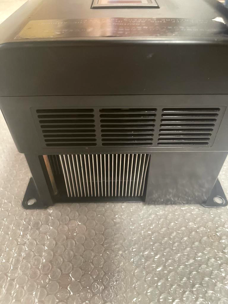 TOSHIBA Transistor Inverter Tosvert VFSXN-2110P 200V-11kW