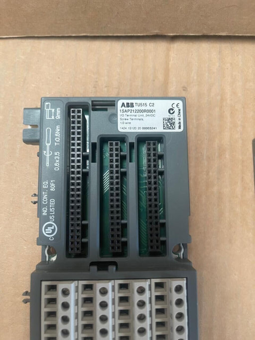 ABB - 1SAP250200R0001 with 1SAP212200R0001 - AO523 Analog Output Module