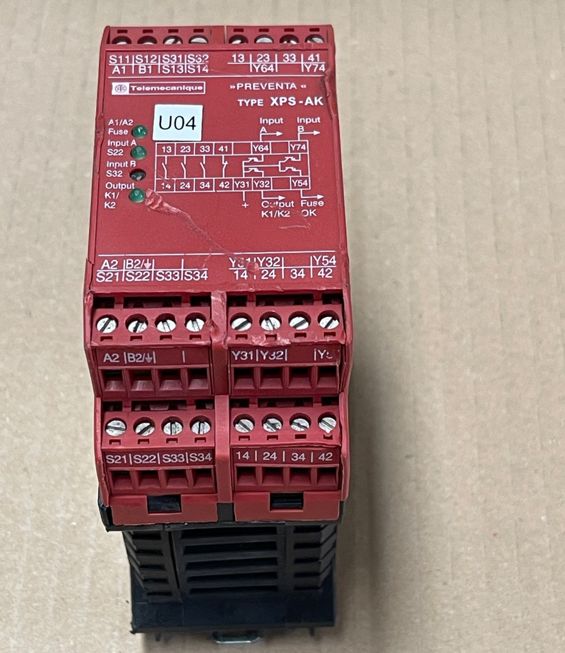 Schneider Electric – XPSAK311144P – Preventa Safety Relay Module 24 VAC/DC
