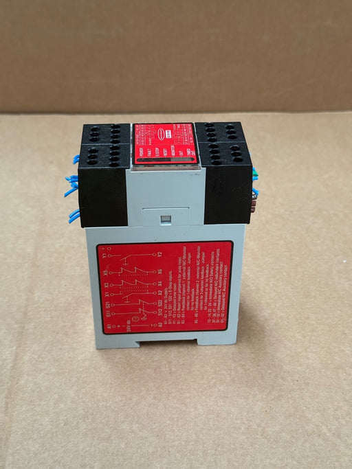 Banner – ES‑TN‑1H5 – E‑Stop Safety Module 24 VDC, 4NO Safety Relays, Adjustable