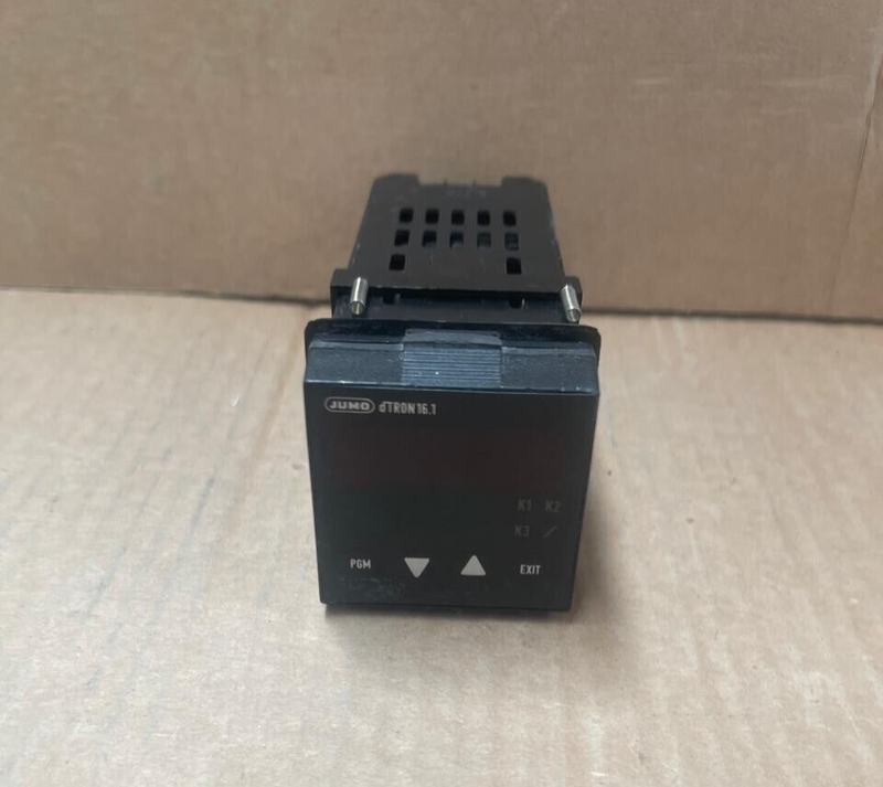 JUMO - 703011/10-001-000-000-23/000 - dTRON 16.1 Compact Microprocessor Controll