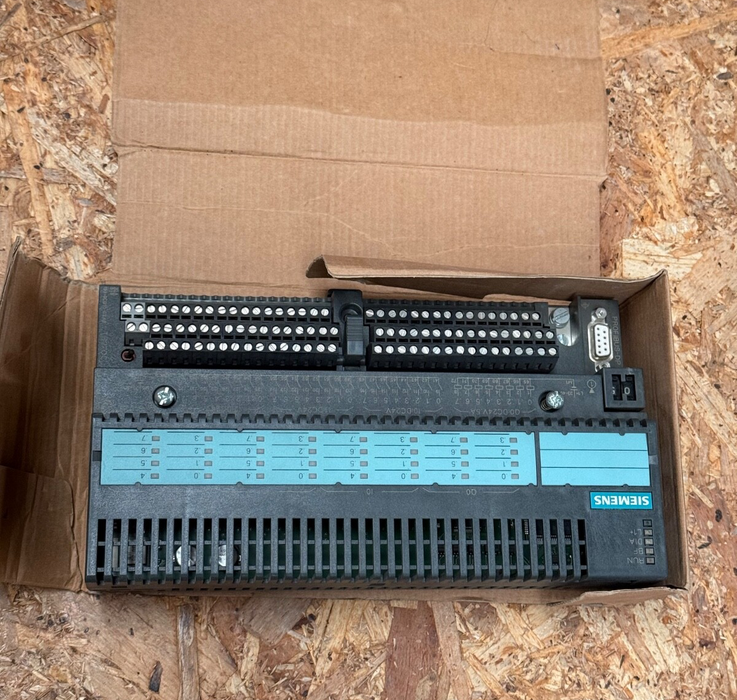 Siemens – 6ES7 193‑0CB10‑0XA0 + 6ES7 133‑0BN01‑0XB0 – 24DI/8DO Digital Module