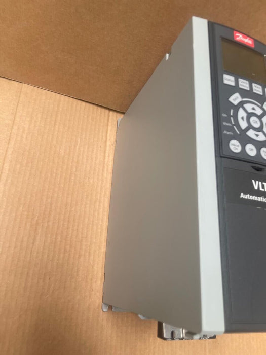 Danfoss - 131B9057 - VLT® AutomationDrive FC 302, 0.75 kW, 3-Phase 380-500V AC,
