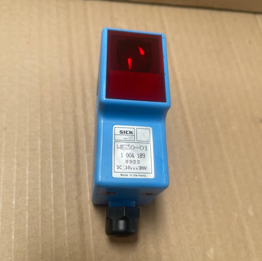 SICK – WE30-01 / 1 004 189 – Photoelectric Sensor (10-30 V DC)
