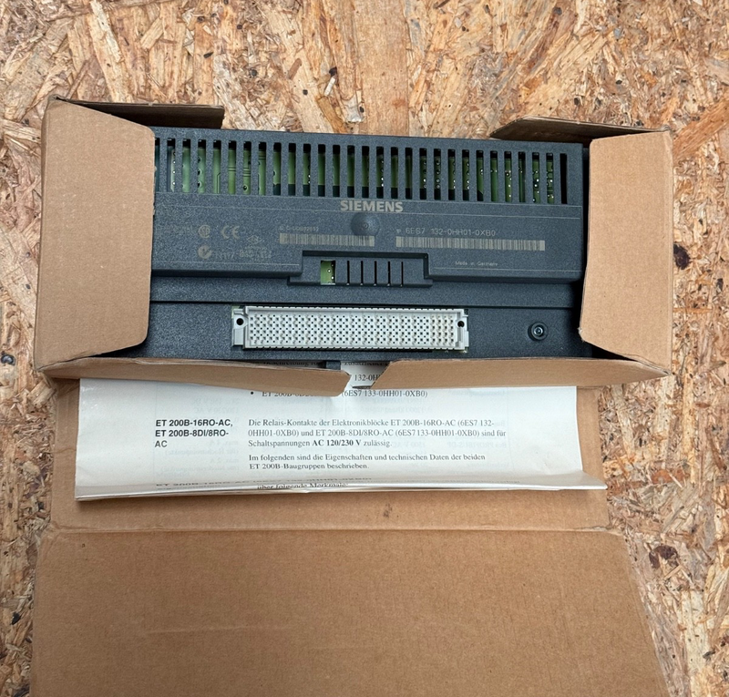 Siemens – 6ES7 132‑0HH01‑0XB0 – ET 200B Digital Output Module, 16 Relay Outputs