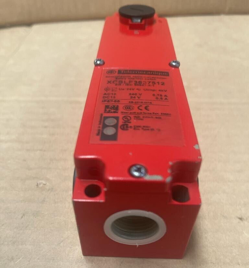 Telemecanique, XCSLF3837512, Safety interlocking switch metal XCS, 5 NC+1 NO 24V