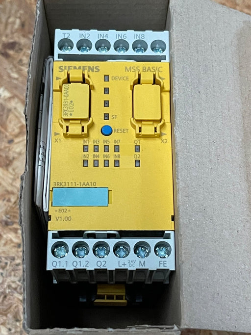 Siemens - 3RK3111-1AA10 - SIRIUS Modular Safety System Central Unit, 8 Inputs