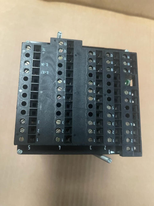 JUMO DICON 500 - 703570/081-1100-111100-23-00/00,061